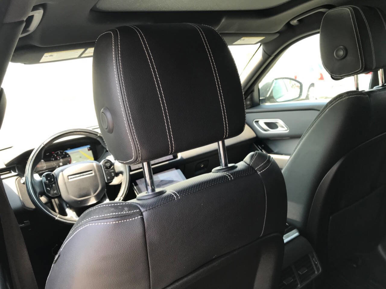 Used 2018 Land Rover Range Rover Velar R-Dynamic SE AWD/4WD image 19