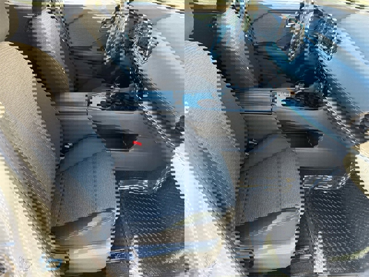 Used 2023 Nissan Rogue SV image 28