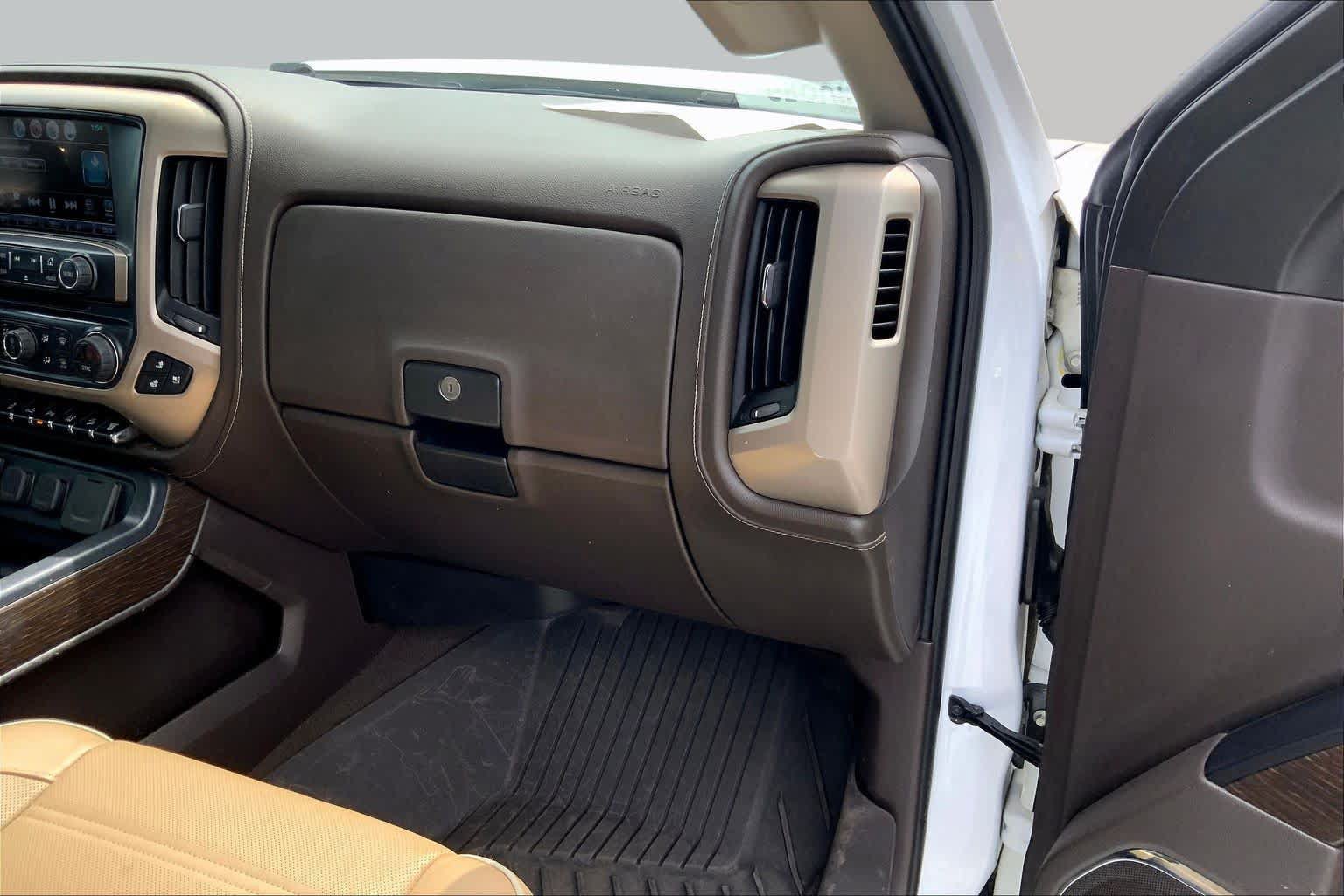 Used 2019 GMC Sierra 2500 Denali w/ Duramax Plus Package AWD/4WD image 19
