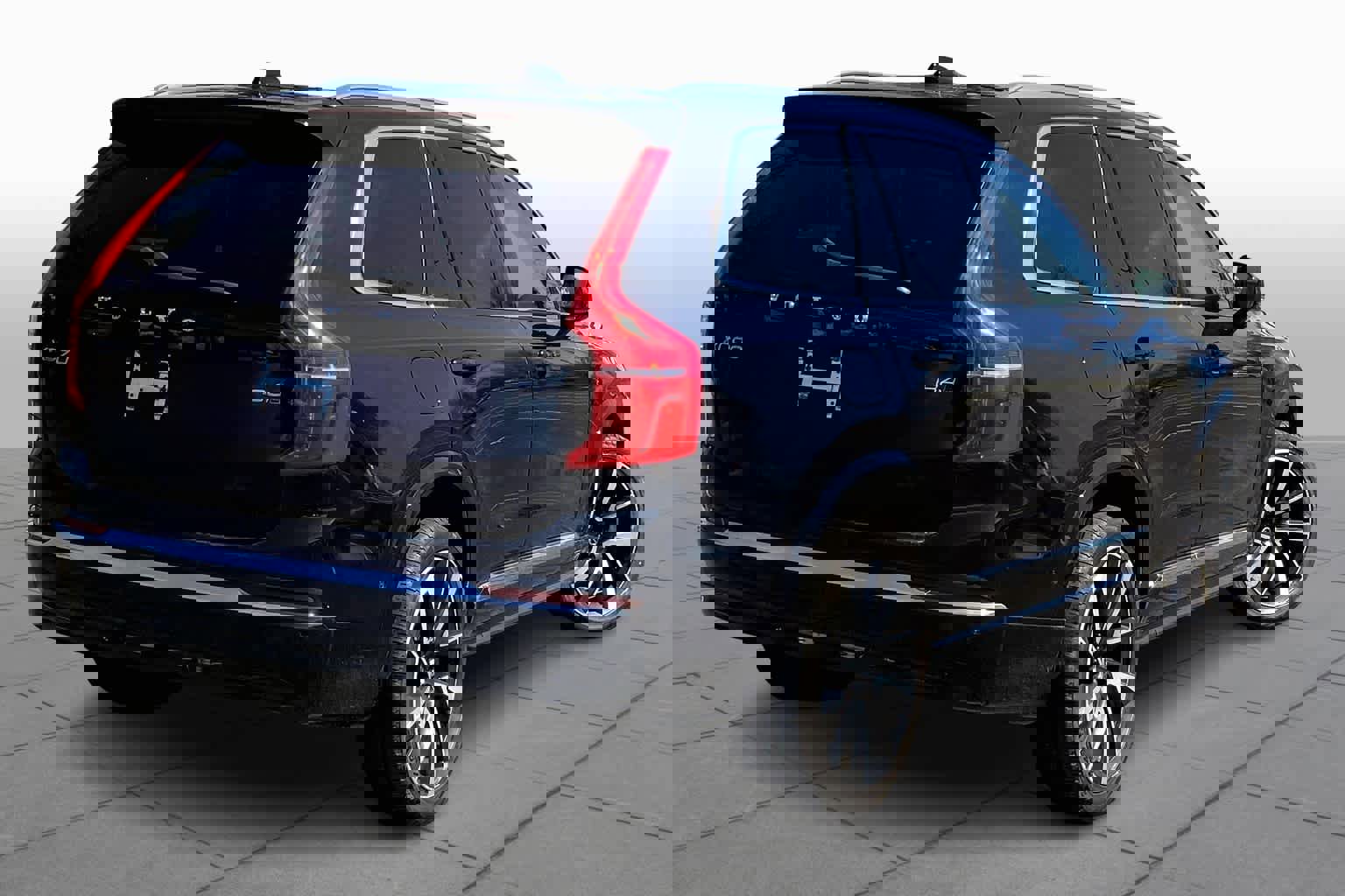 Certified 2023 Volvo XC90 B6 Plus w/ Protection Package image 12