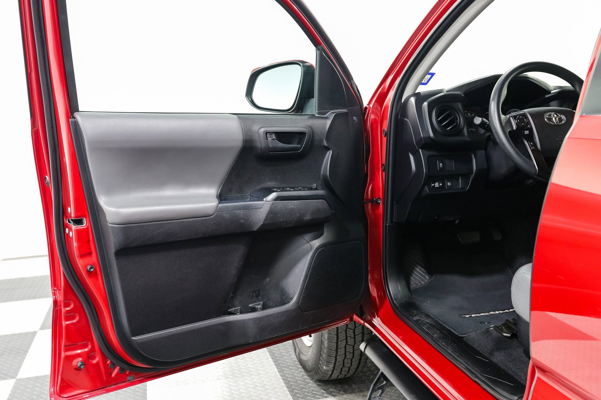 Used 2021 Toyota Tacoma SR w/ SR Convenience Package image 12