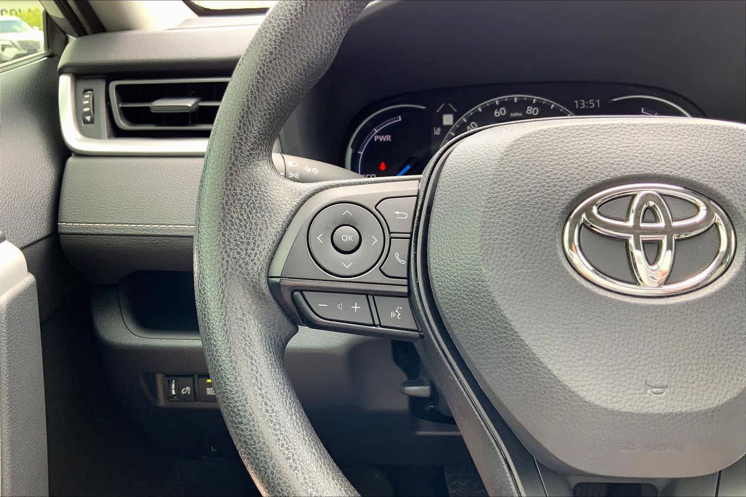 Used 2025 Toyota RAV4 LE AWD/4WD image 23