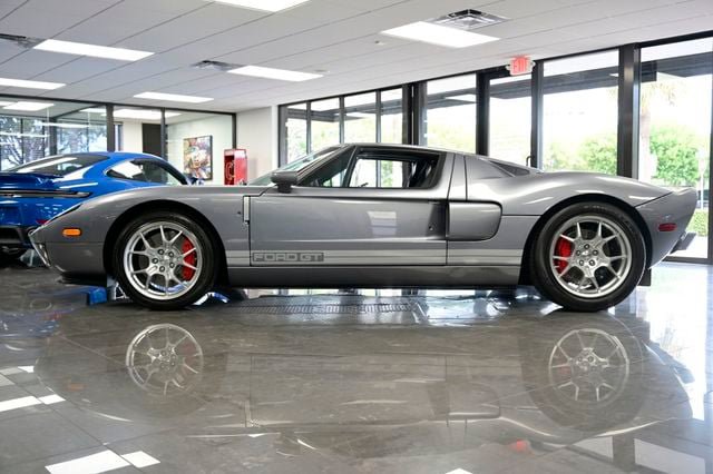 Used 2006 Ford GT RWD image 6