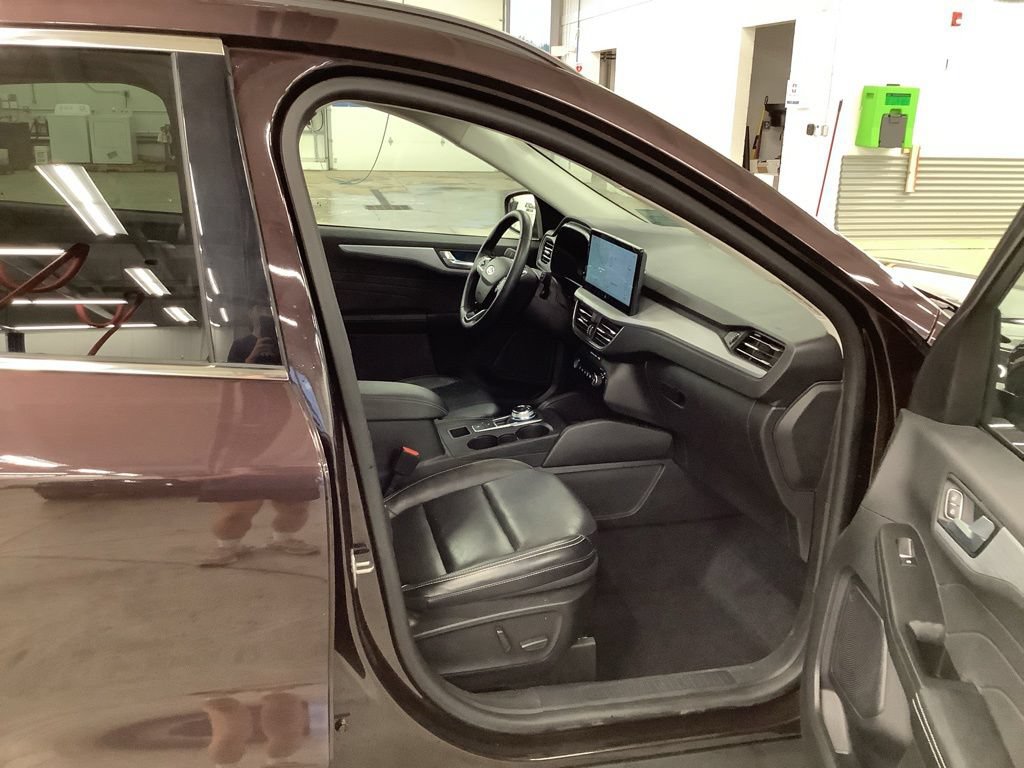 Used 2023 Ford Escape Platinum AWD/4WD image 12