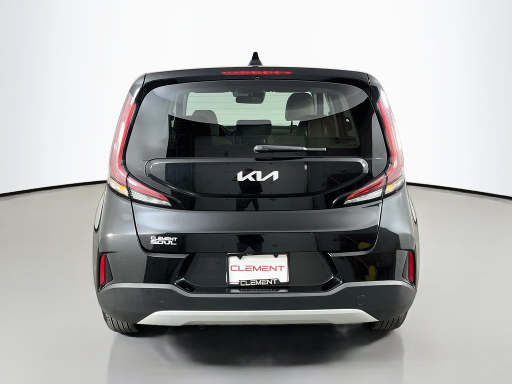 Used 2025 Kia Soul LX FWD image 8