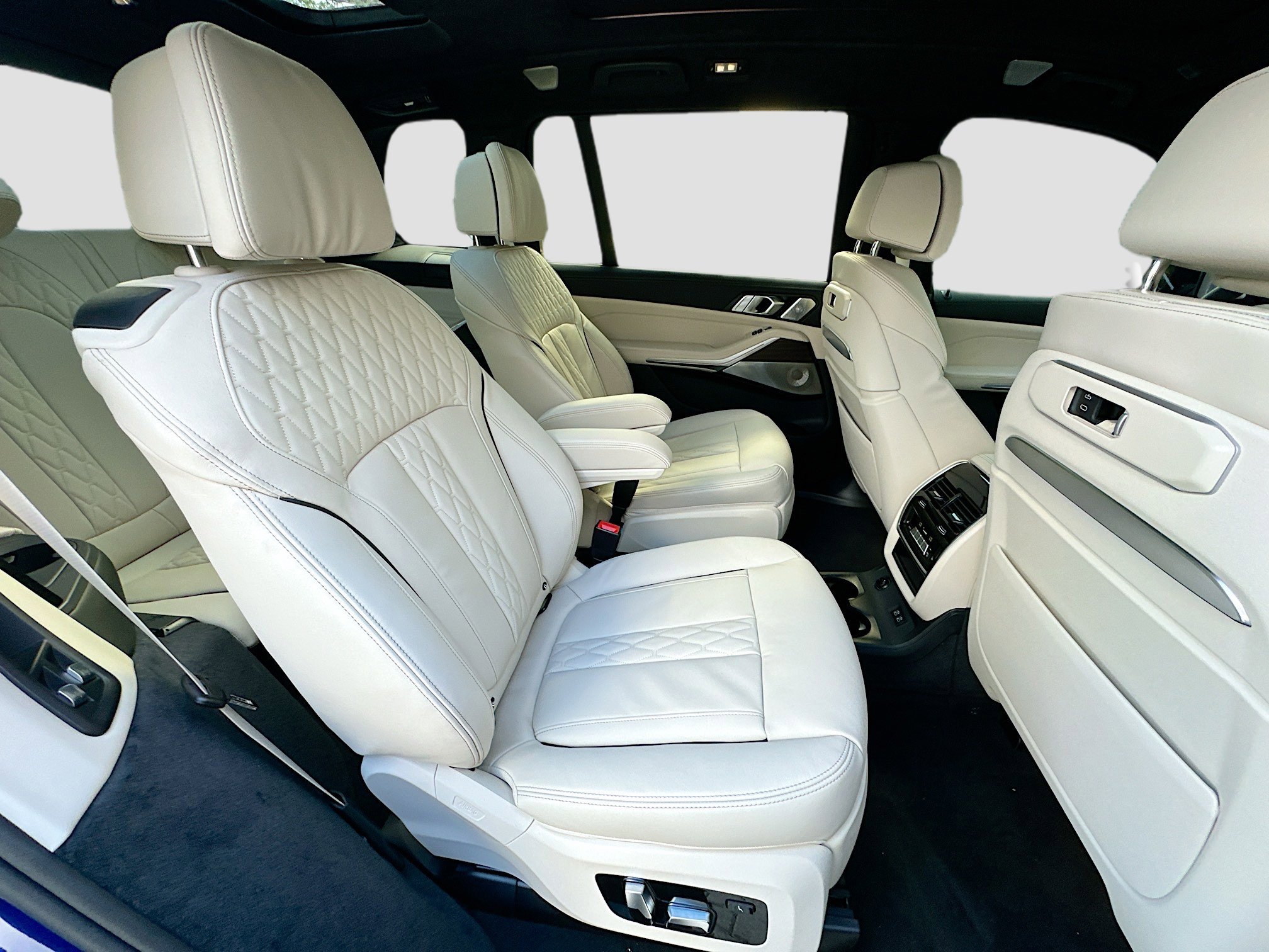 New 2026 BMW X7 M60i image 23