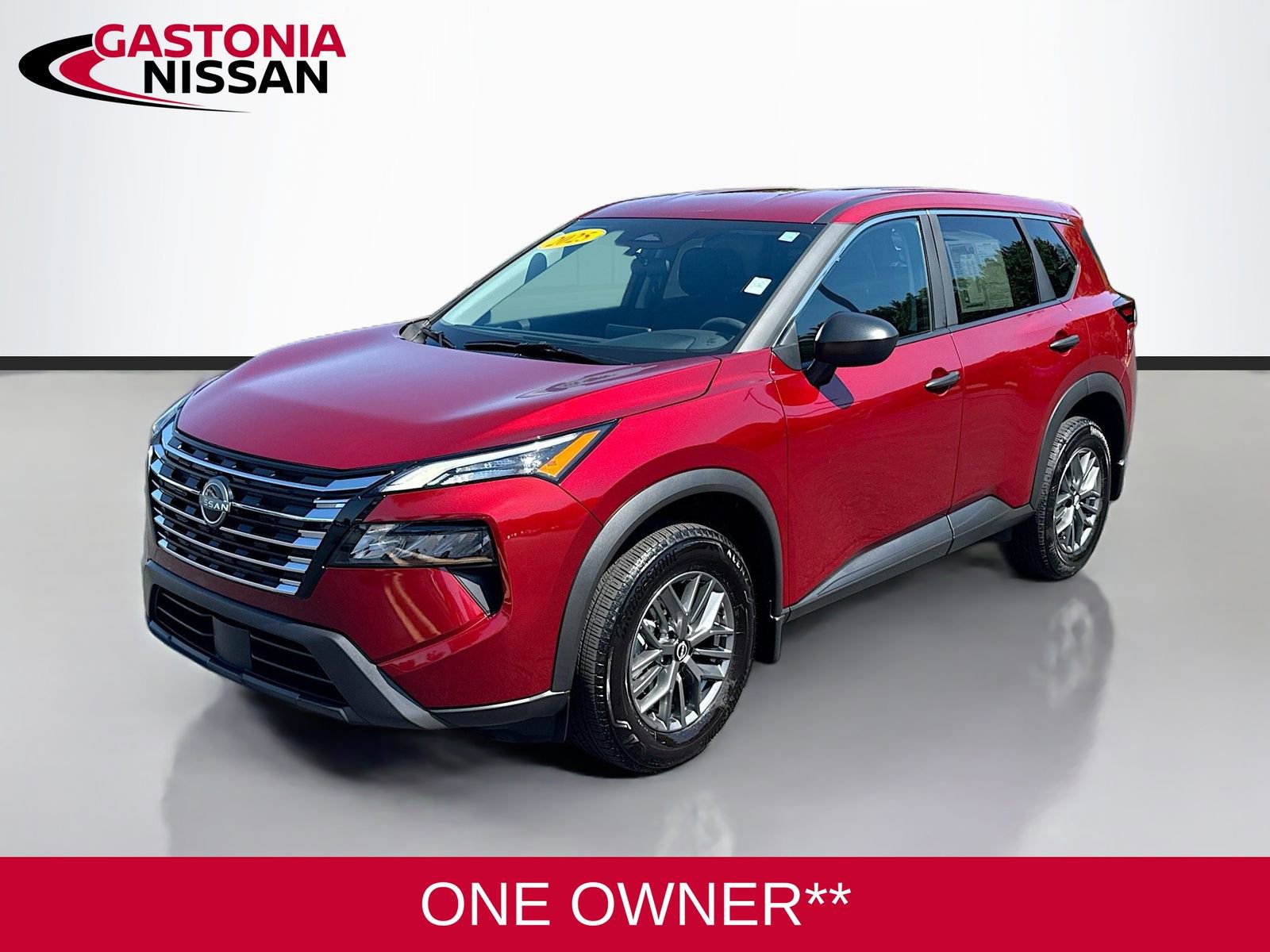 Used 2025 Nissan Rogue S FWD image 3