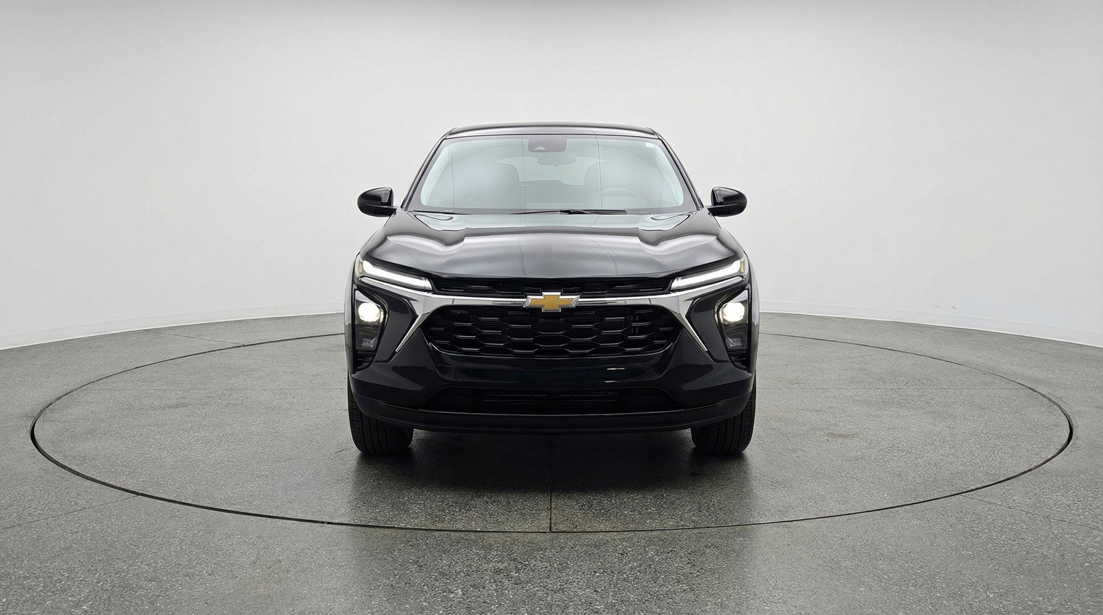 Used 2025 Chevrolet Trax LT w/ LT Convenience Package image 2