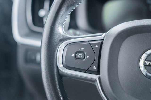 Used 2020 Volvo XC60 T6 Momentum image 24
