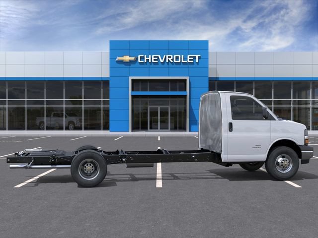 New 2026 Chevrolet Express 4500 w/ Power Convenience Package RWD image 5
