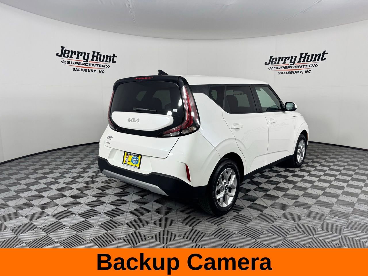 Used 2025 Kia Soul LX w/ LX Technology Package FWD image 7