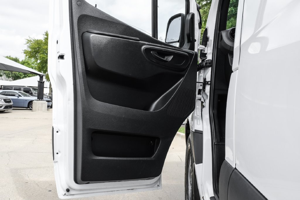 Used 2023 Mercedes-Benz Sprinter 2500 w/ Acoustic Package image 36