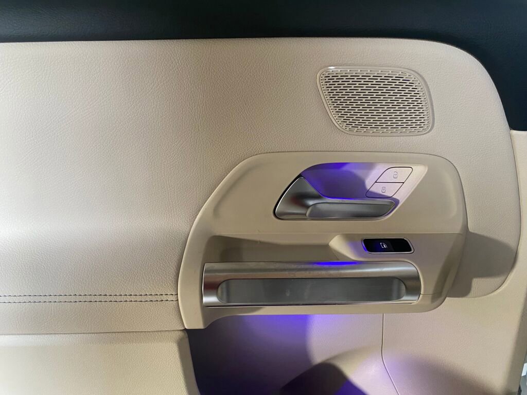 New 2026 Mercedes-Benz GLB 250 4MATIC image 17