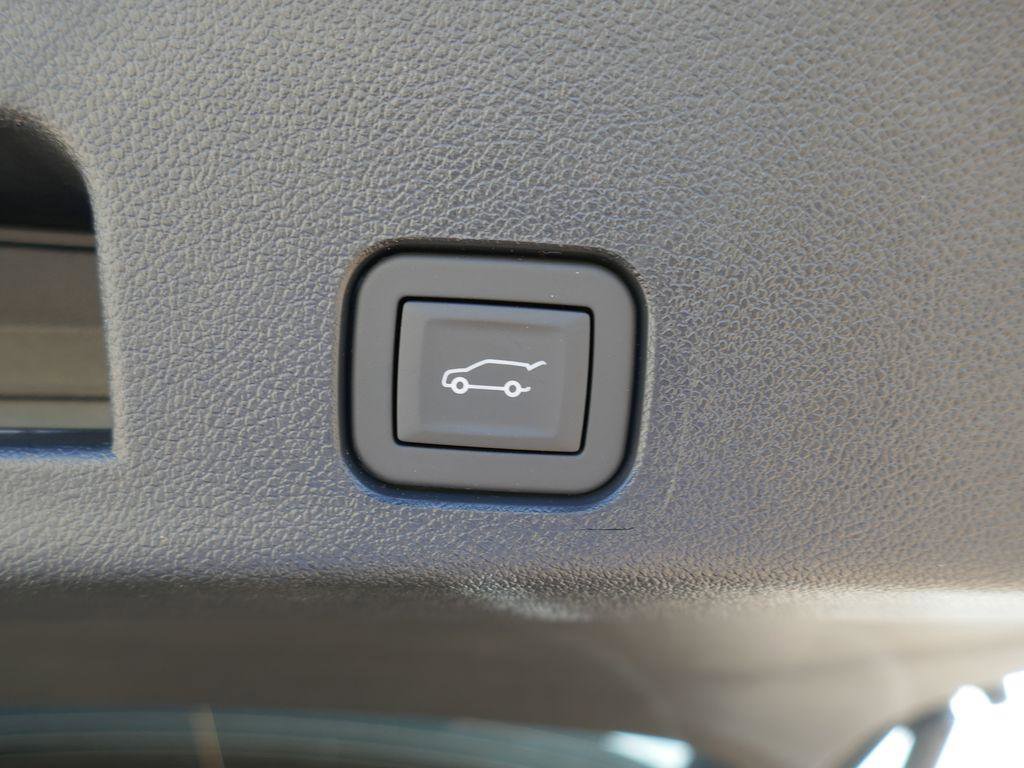 New 2026 Chevrolet Traverse LT w/ Midnight/Sport Edition AWD/4WD image 14