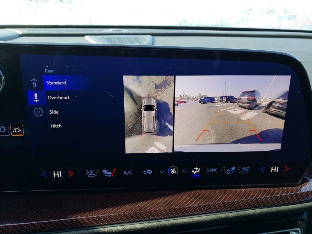 Used 2024 Chevrolet Traverse RS image 20