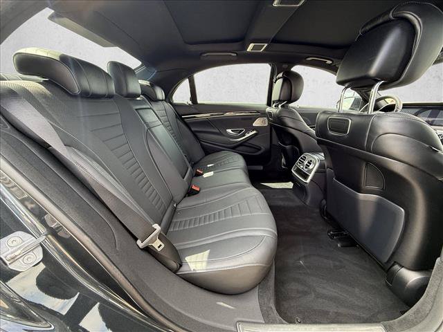 Used 2019 Mercedes-Benz S 560 Sedan image 25