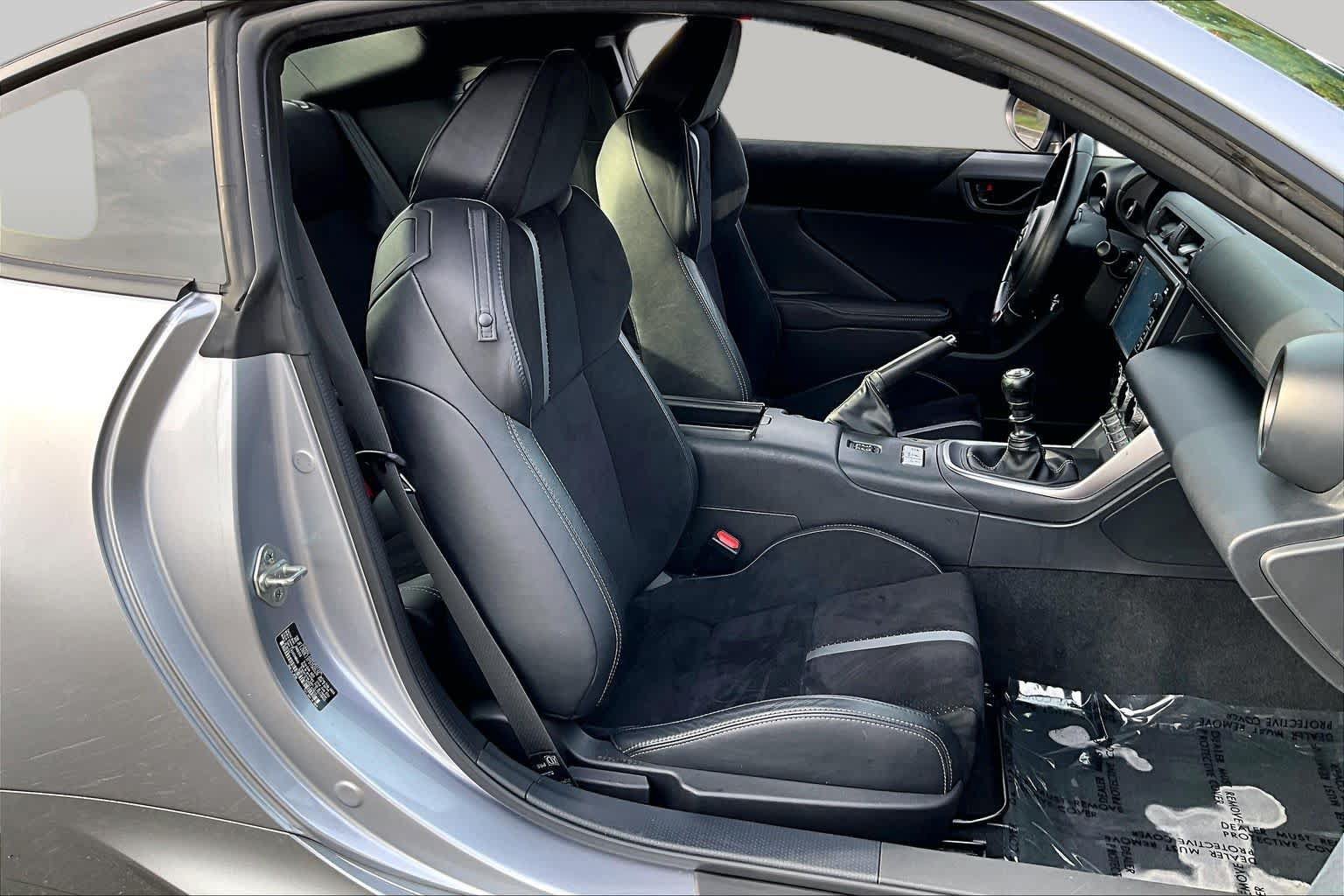 Used 2023 Toyota GR86 Premium RWD image 9