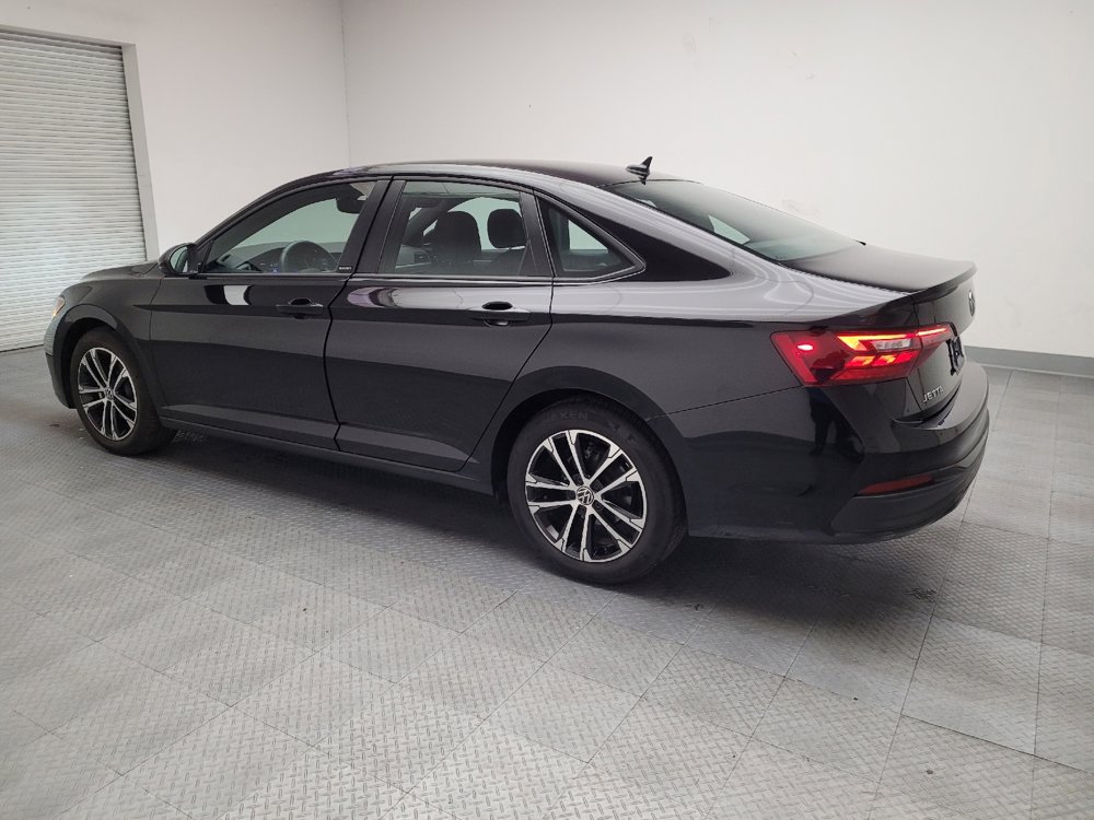 Used 2024 Volkswagen Jetta Sport image 3