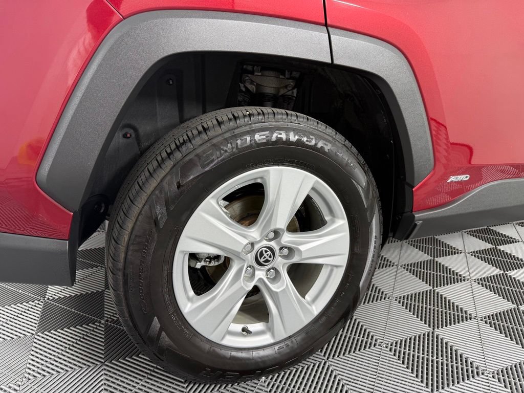 Used 2020 Toyota RAV4 XLE w/ Convenience Package AWD/4WD image 10