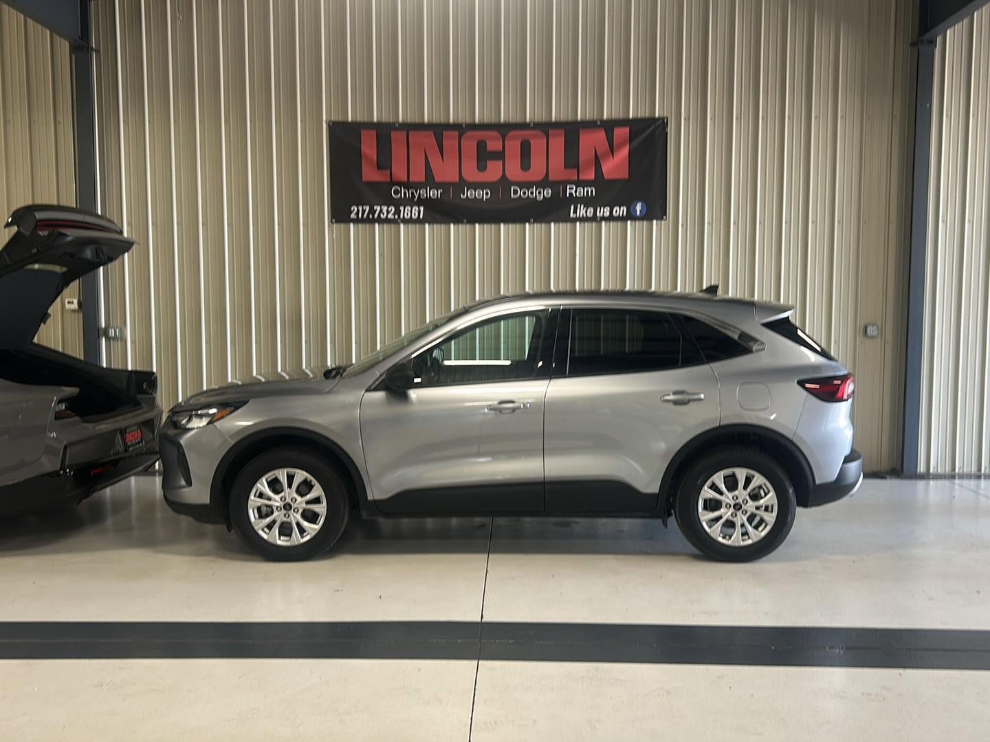 Used 2024 Ford Escape Active image 2