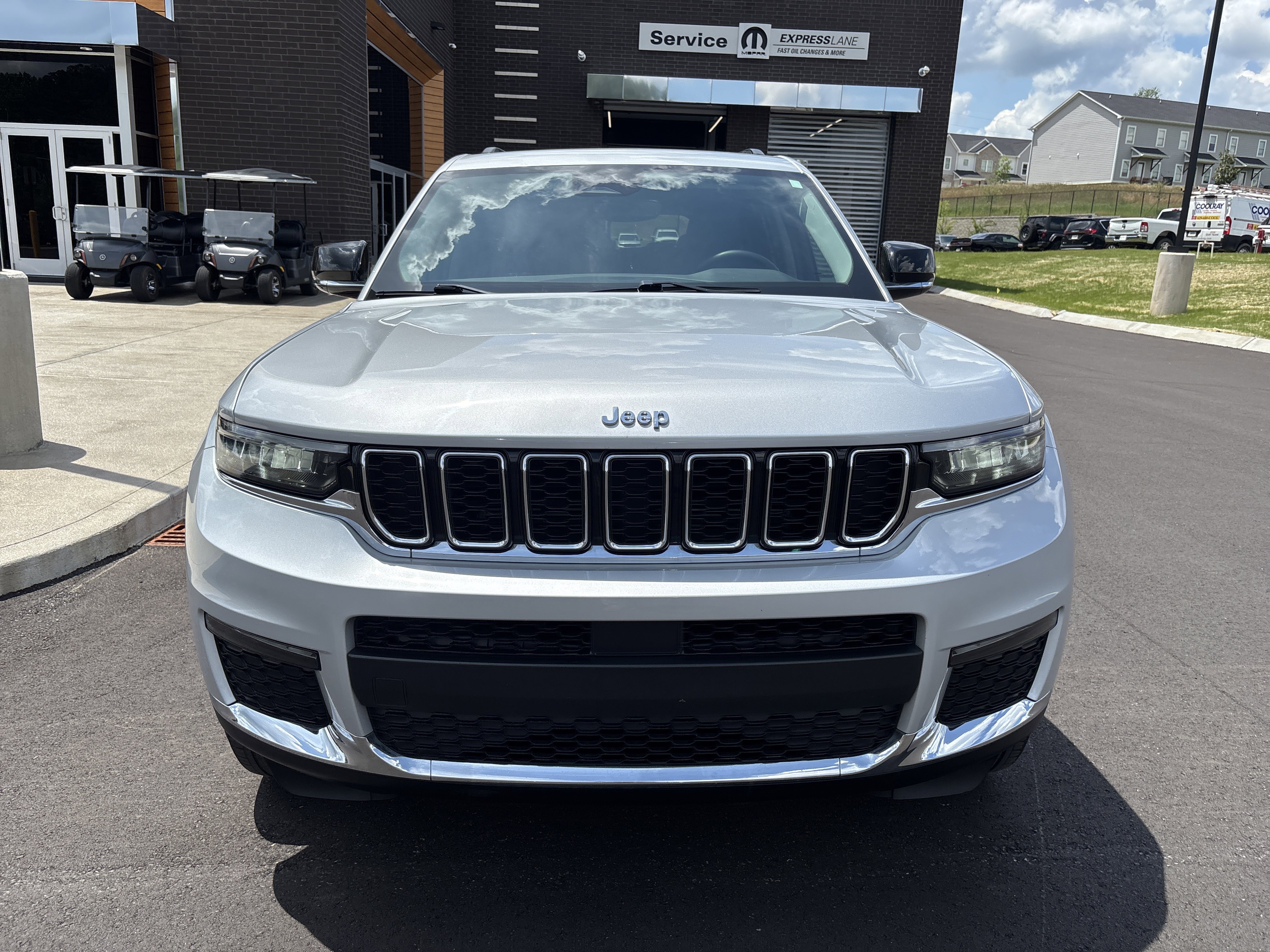 Used 2022 Jeep Grand Cherokee L Limited AWD/4WD image 11