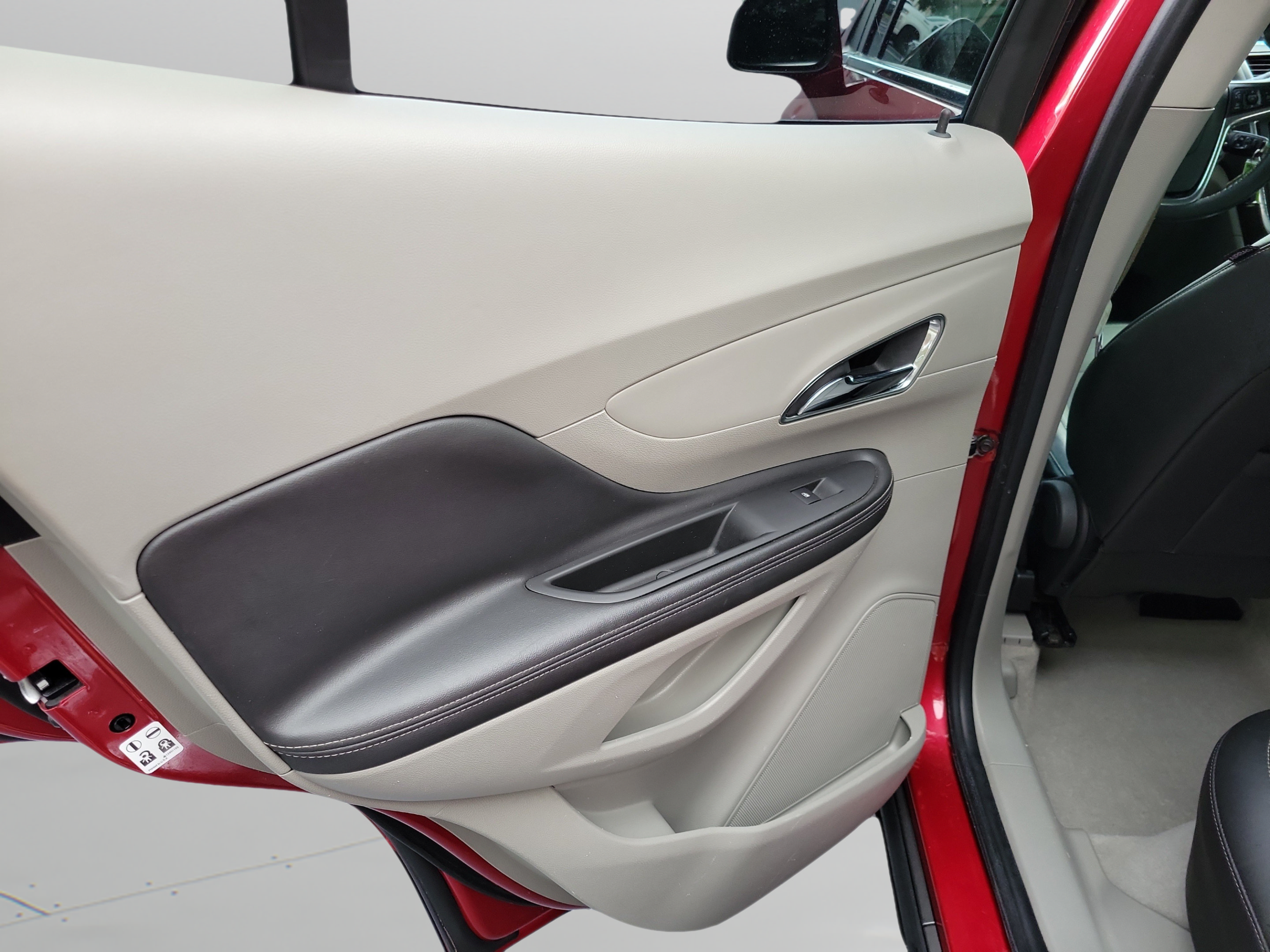 Used 2015 Buick Encore Premium FWD image 25