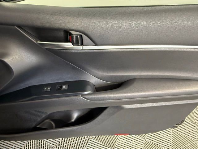 Used 2020 Toyota Camry SE w/ Convenience Package FWD image 41