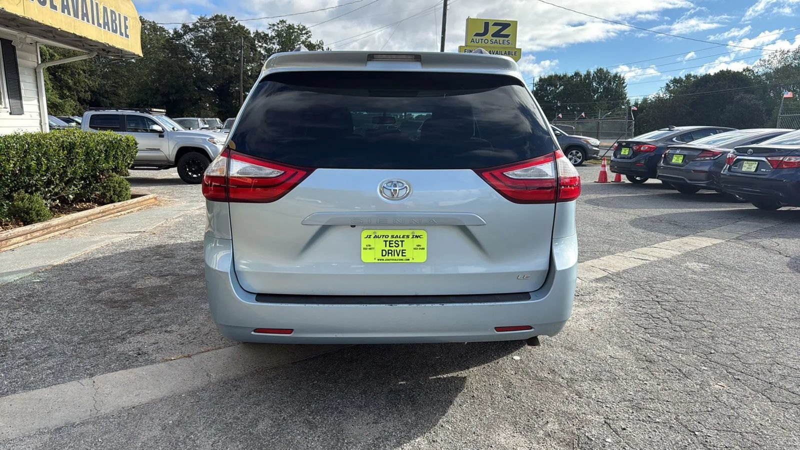 Used 2015 Toyota Sienna LE FWD image 7