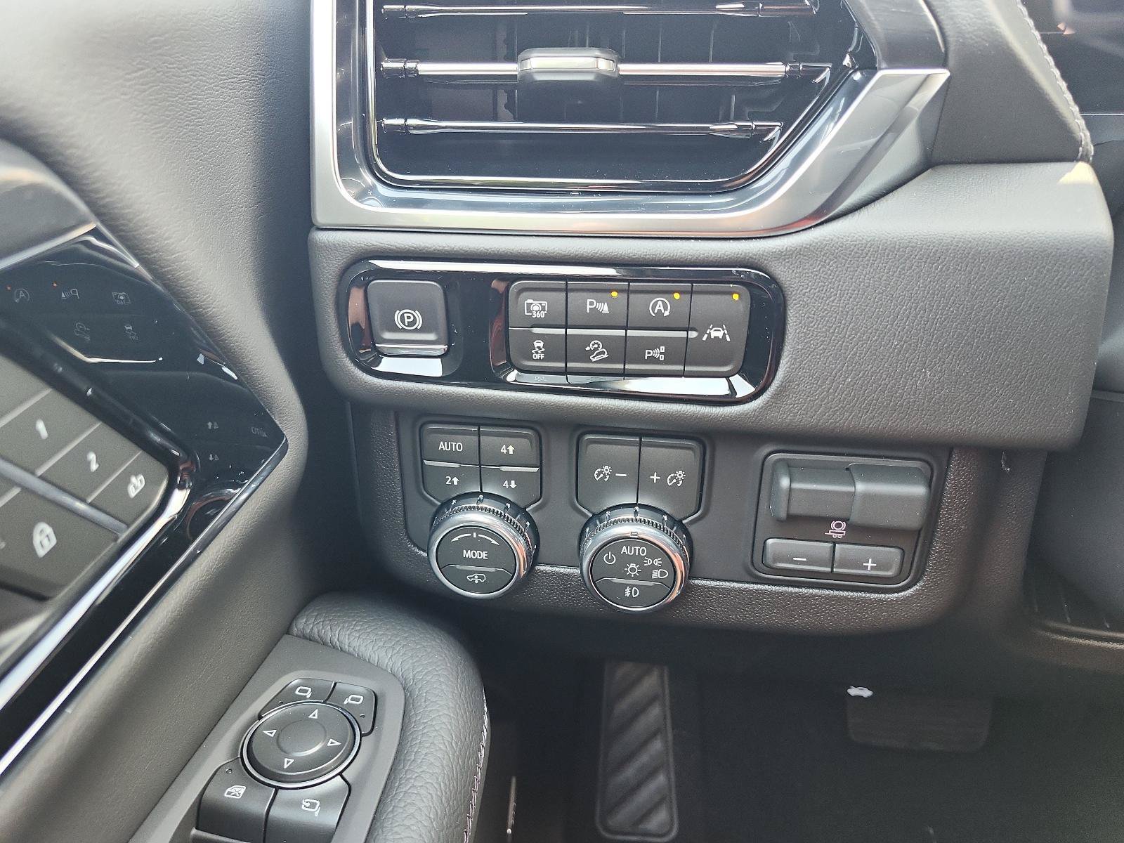New 2026 GMC Yukon Denali w/ Denali Reserve Package AWD/4WD image 19