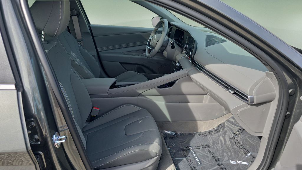 New 2026 Hyundai Elantra SEL Sport Premium FWD image 24
