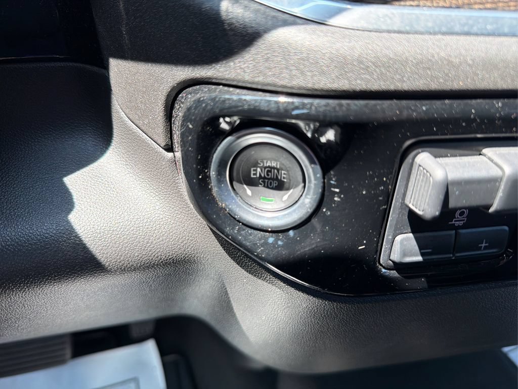 Used 2025 Chevrolet Silverado 1500 LT AWD/4WD image 28