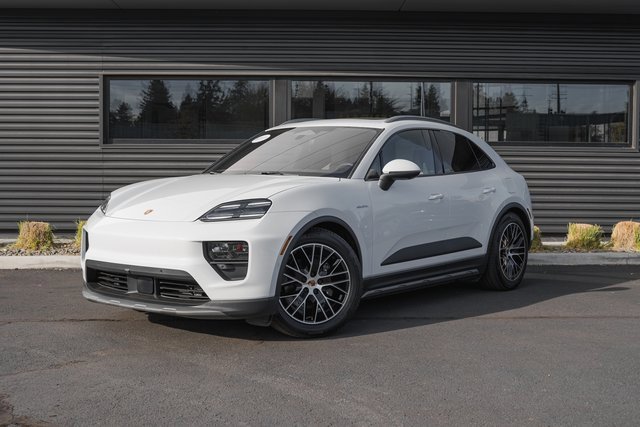 Used 2025 Porsche Macan 4 Electric image 1