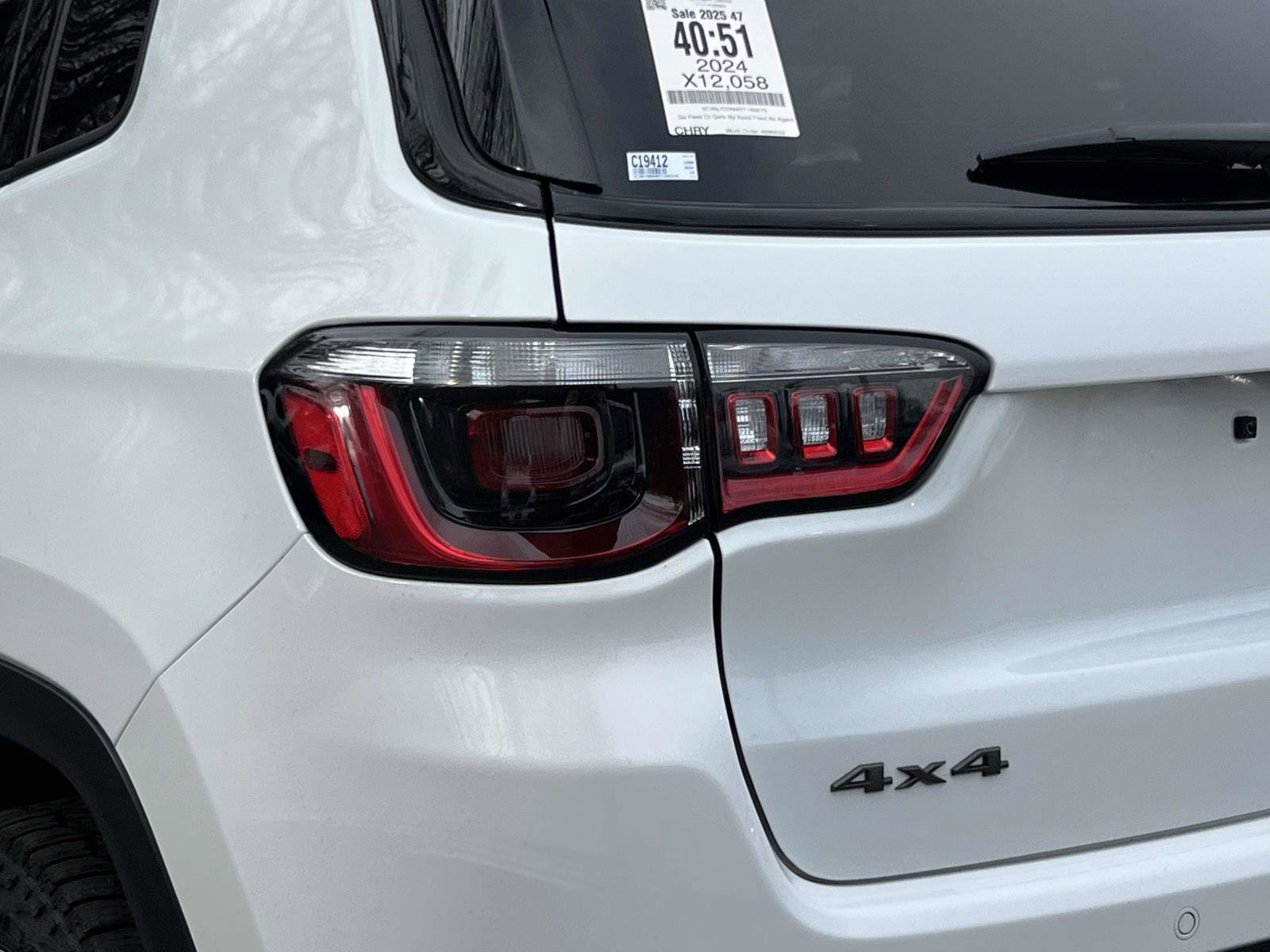 Used 2024 Jeep Compass Trailhawk image 9