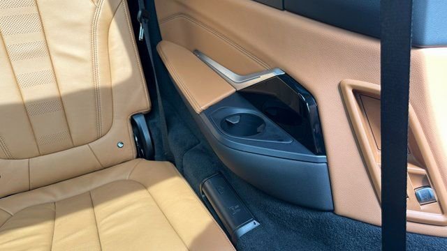 Used 2022 BMW X7 xDrive40i w/ M Sport Package image 27