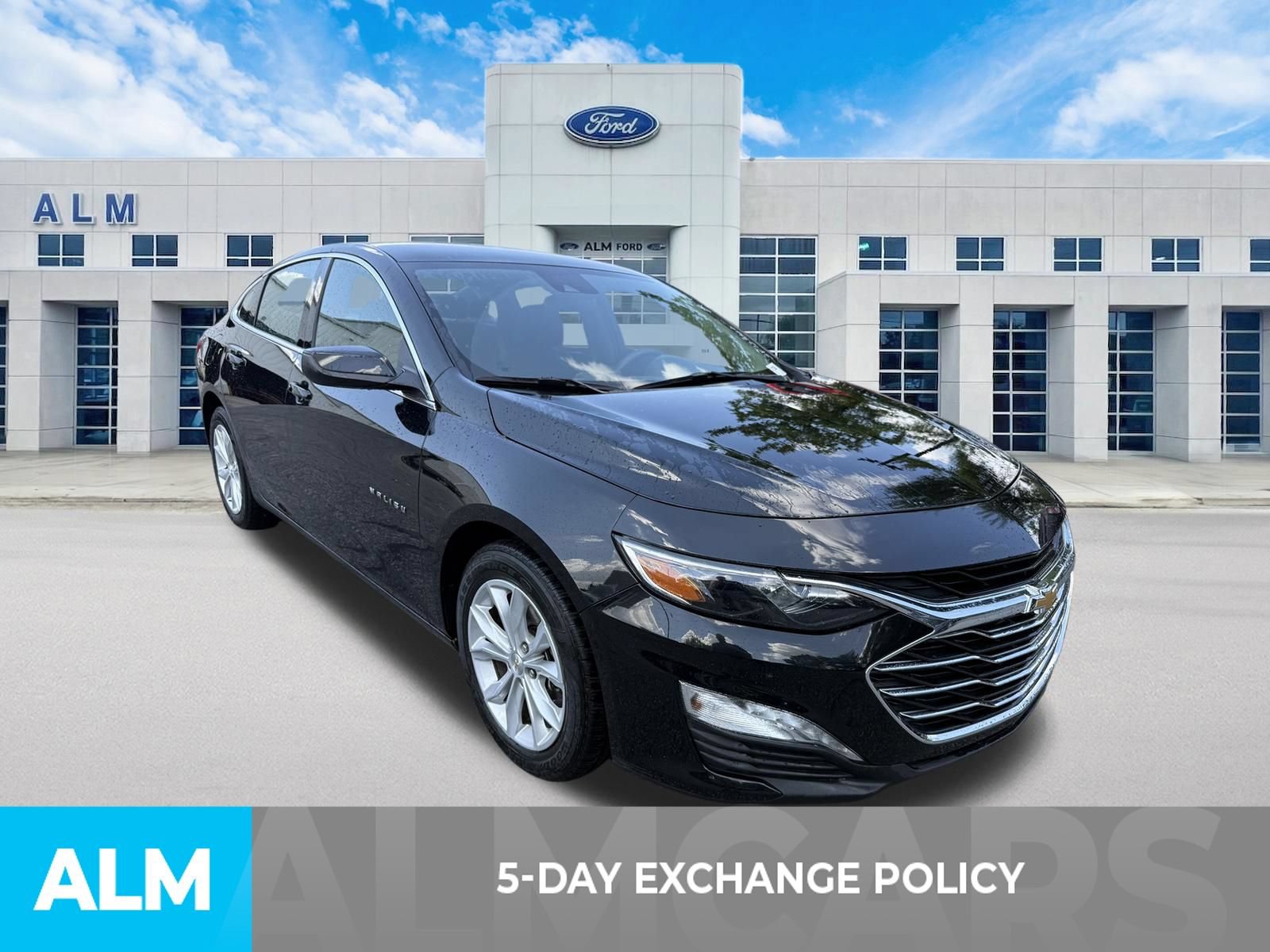 Used 2025 Chevrolet Malibu LT FWD image 3