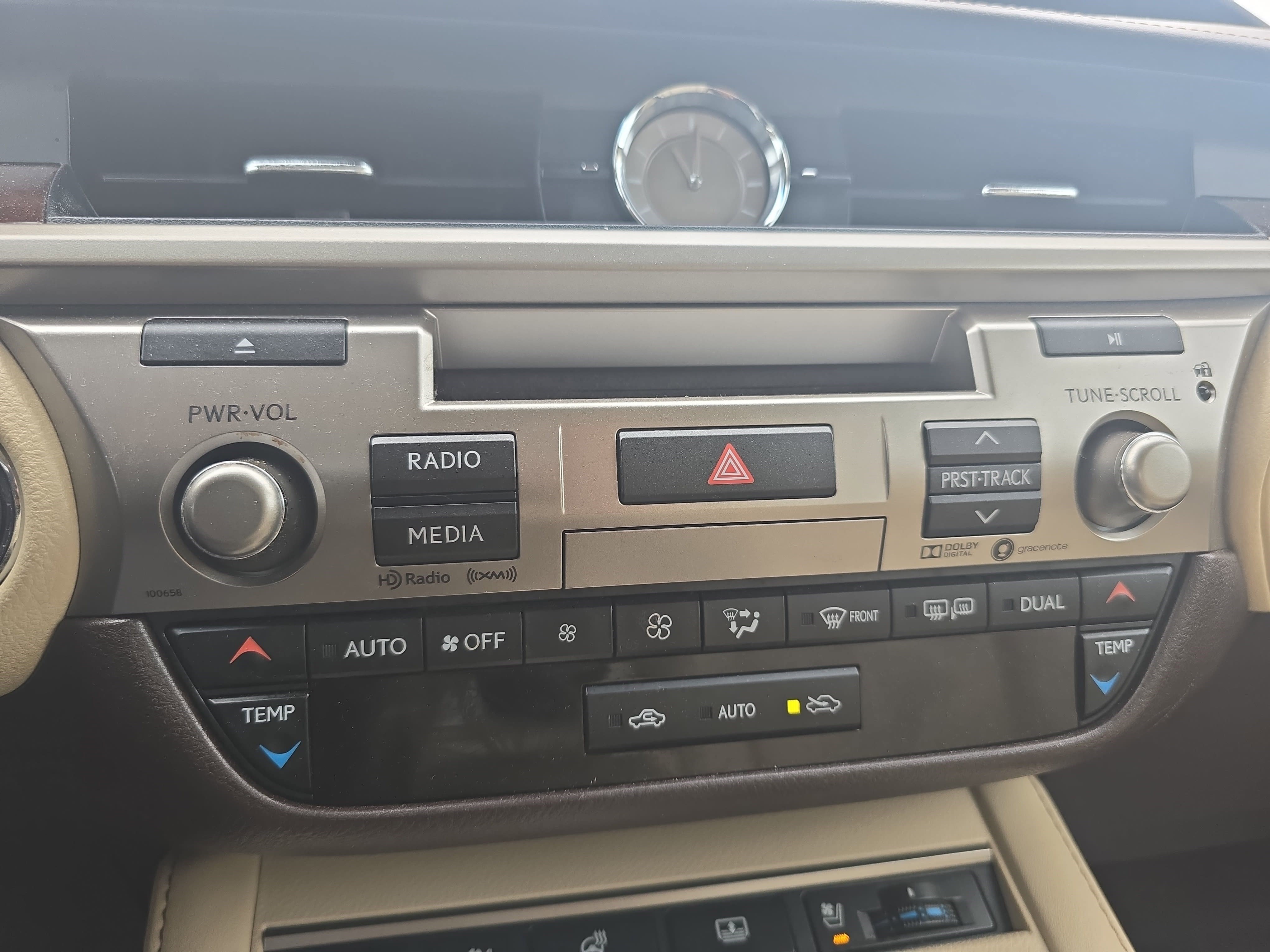 Used 2017 Lexus ES 350 w/ Luxury Package FWD image 24
