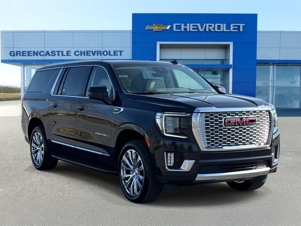 Used 2024 GMC Yukon XL Denali w/ Advanced Technology Package AWD/4WD image 1