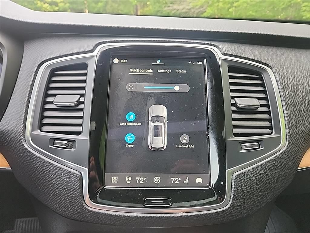 Certified 2025 Volvo XC90 T8 Core w/ Protection Package Premier AWD/4WD image 17