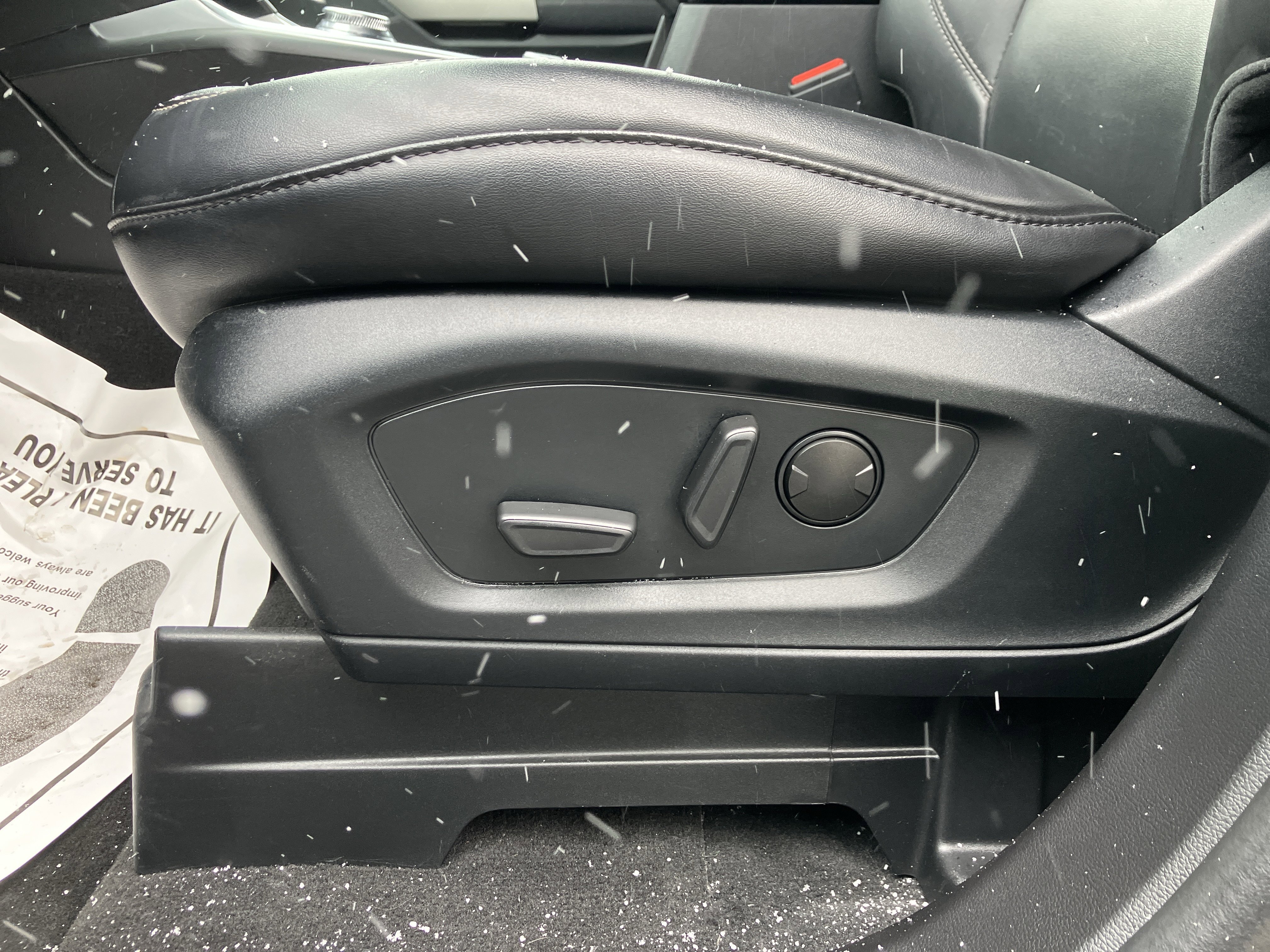 Certified 2022 Ford Explorer XLT w/ Equipment Group 202A image 21