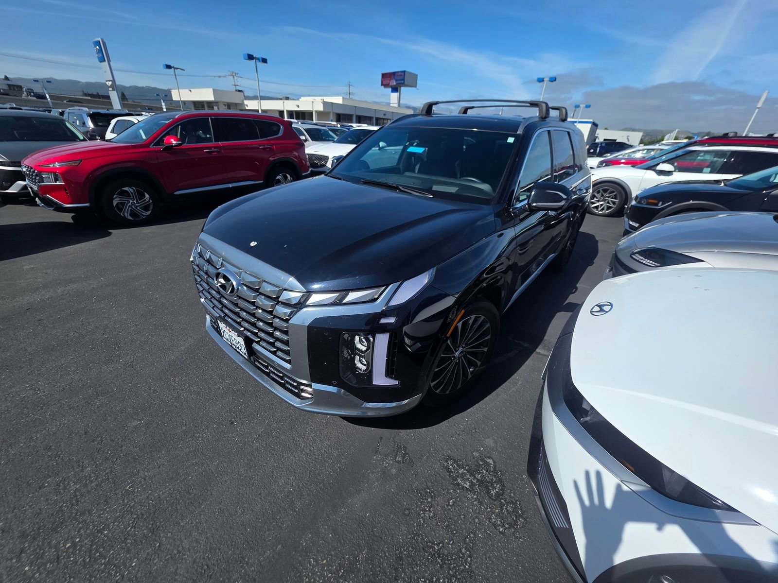Used 2023 Hyundai Palisade Calligraphy FWD image 2