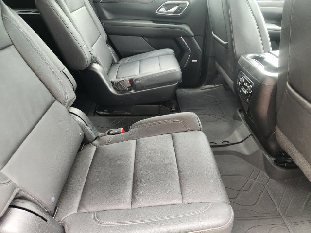 Used 2024 Chevrolet Tahoe Z71 w/ Luxury Package AWD/4WD image 31