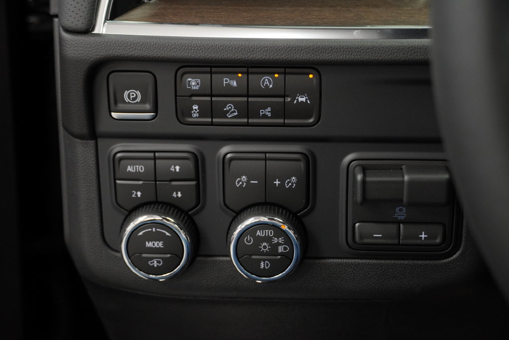 New 2026 Chevrolet Suburban High Country AWD/4WD image 22