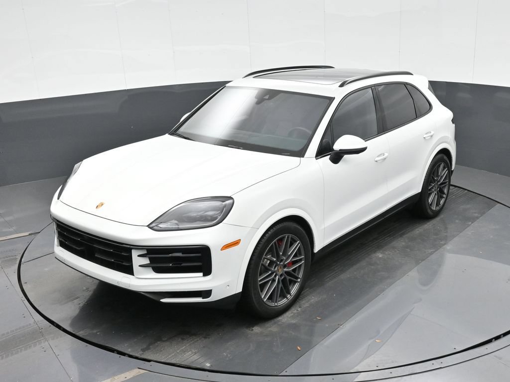 Certified 2025 Porsche Cayenne S AWD/4WD image 26