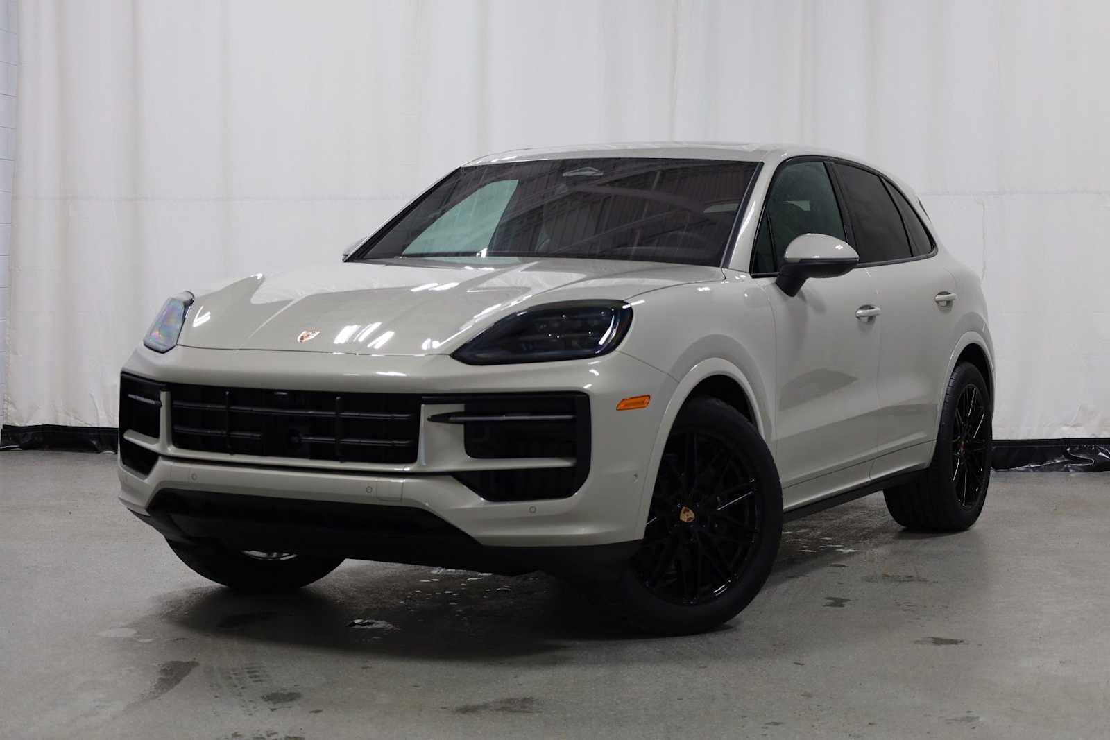 New 2026 Porsche Cayenne AWD/4WD image 1