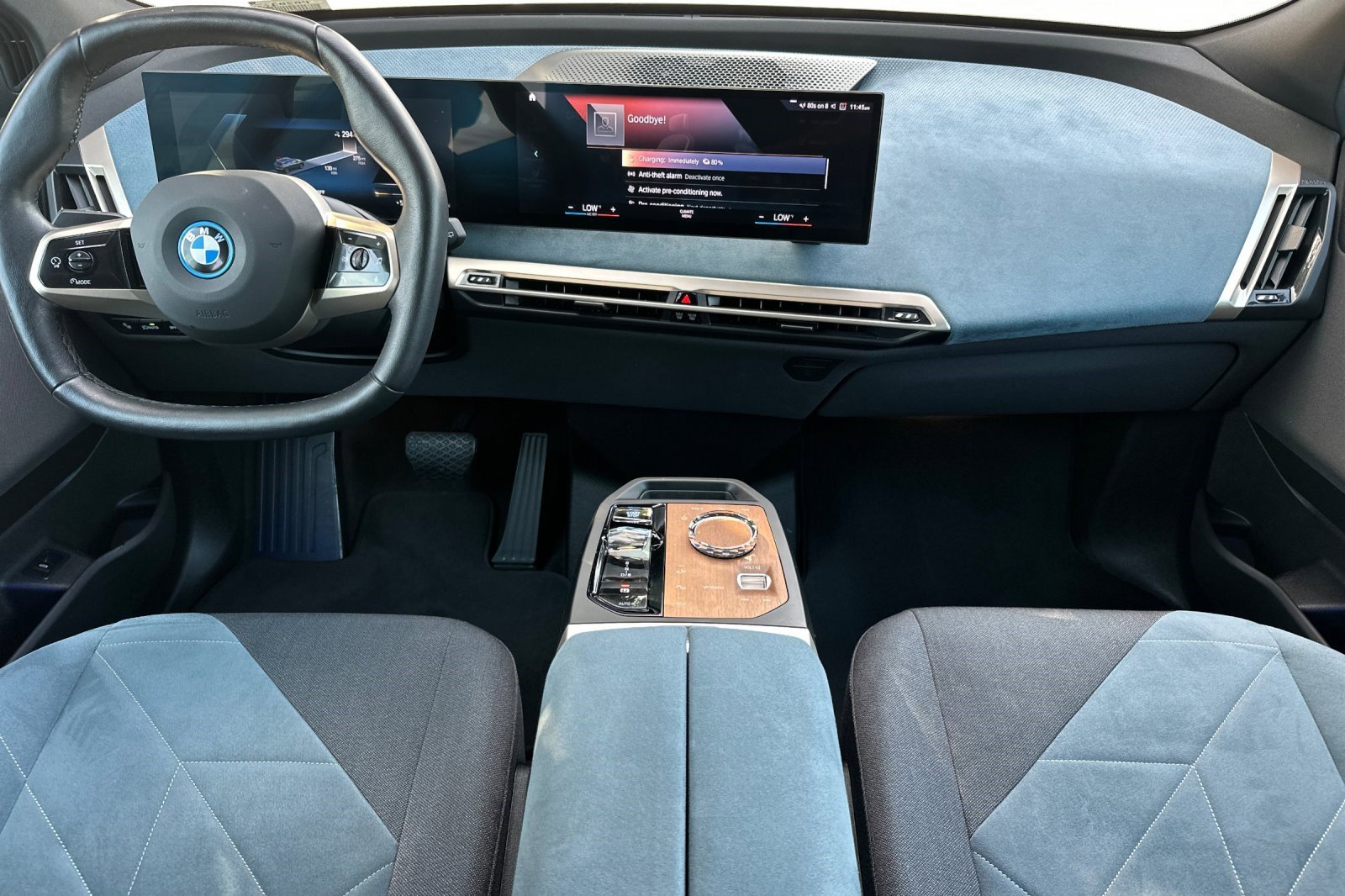 Used 2023 BMW iX xDrive50 w/ Premium Package image 17