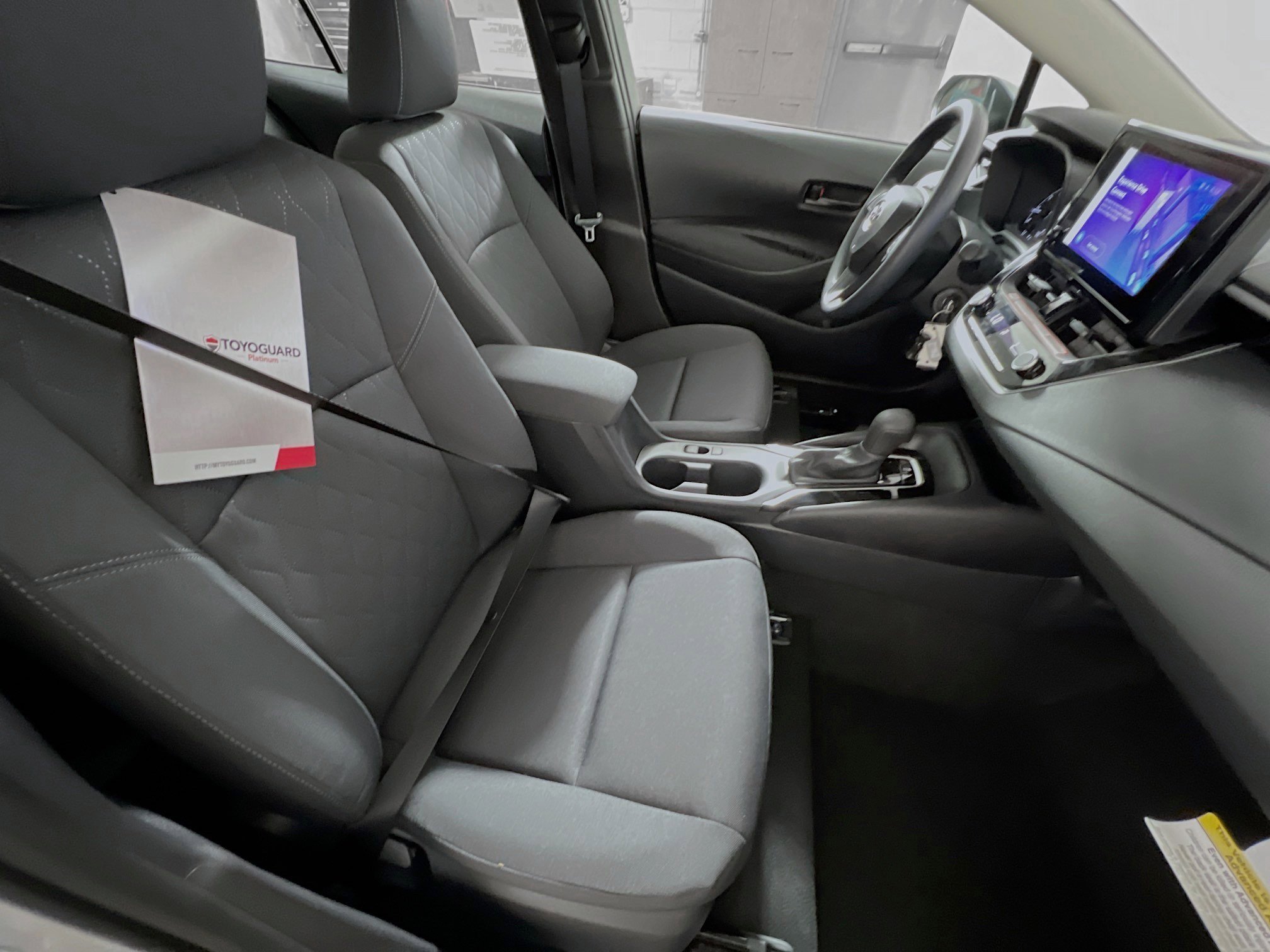 Used 2025 Toyota Corolla LE image 30