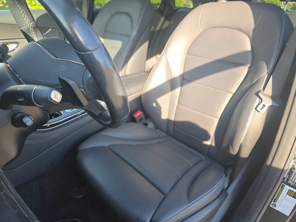 Used 2020 Mercedes-Benz GLC 300 4MATIC image 24