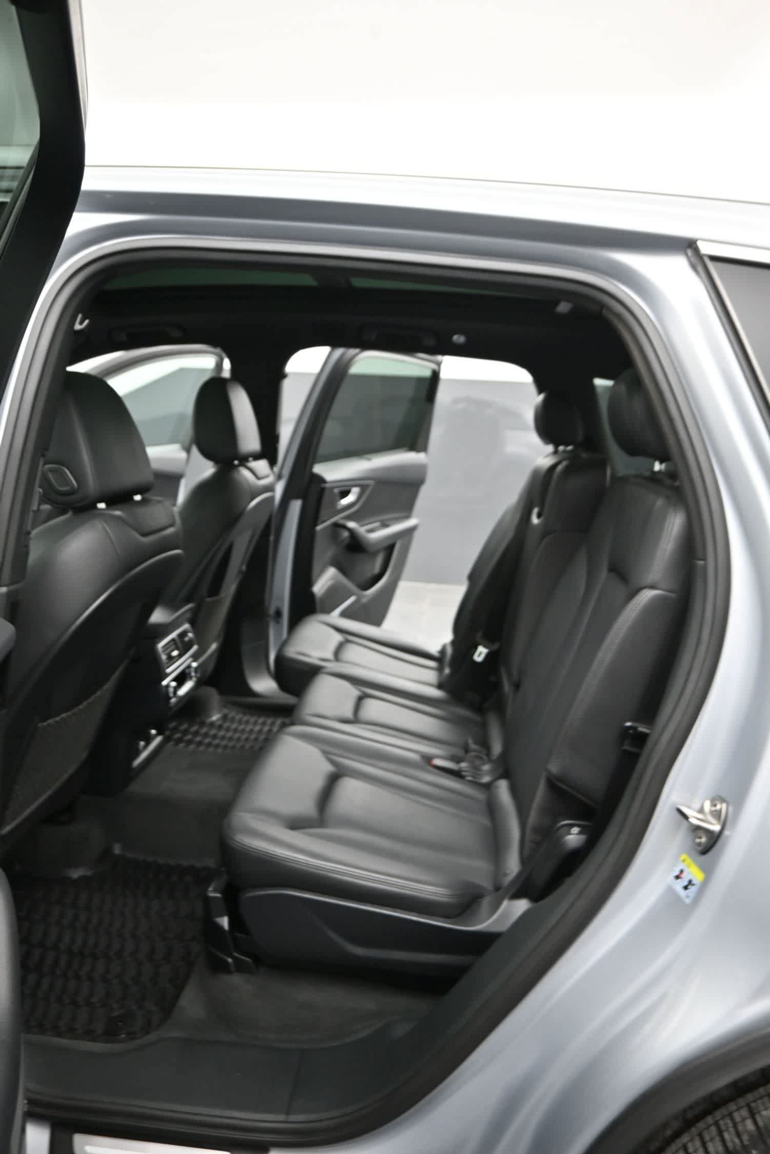 Used 2019 Audi Q7 3.0T Premium Plus w/ Premium Plus Package AWD/4WD image 19
