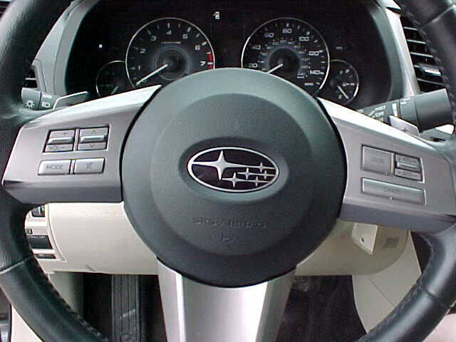 Used 2010 Subaru Legacy 2.5i Premium image 27