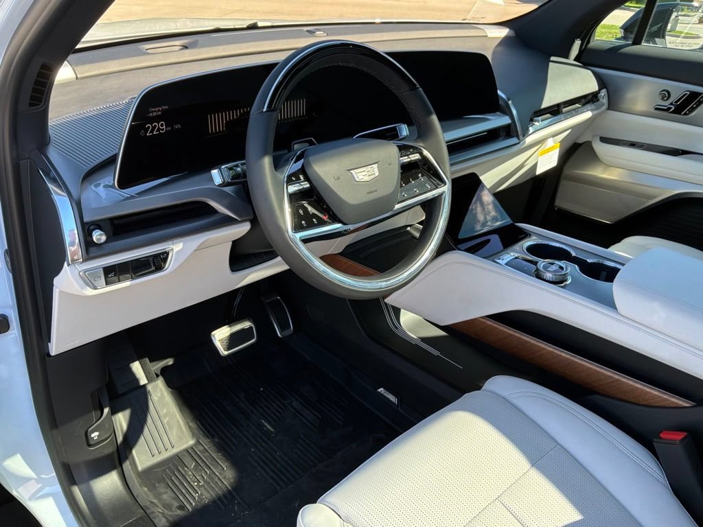 New 2026 Cadillac Vistiq Premium Luxury w/ LPO, Floor Liner Package AWD/4WD image 10